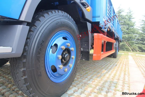 FAW Jiefang Qingdao Long V camion moyen 160 ch 4X2(6 roues) camion porteur à ridelles 6,75 m Châssis (2) | 86Trucks