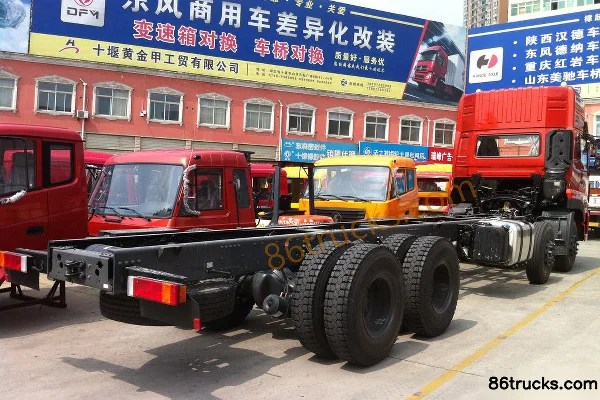 Dongfeng Commercial Vehicle Tianlong Heavy Truck 315 hp 8X4(12 wheels) 9.6m Cargo Truck Exterior (2) | 86Trucks