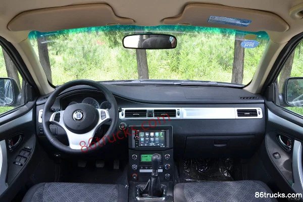Hengtian Turenteng T3 Business Edition 2013 Model 2WD 2.5L Diesel Double Row Pickup Chassis (5) | 86Trucks