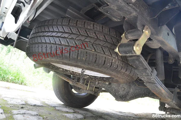 Hengtian Turenteng T3 Business Edition 2013 Model 2WD 2.5L Diesel Double Row Pickup Chassis (6) | 86Trucks