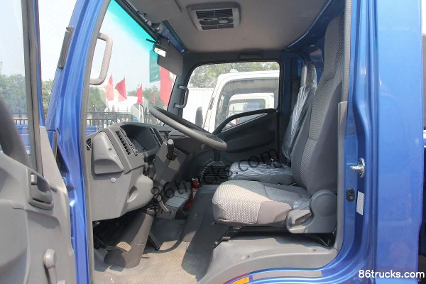 JAC Shuailing H330 109 hp 4X2(6 wheels) 4.13m Single Row Flatbed Light Truck (Wide Body) Cab (2) | 86Trucks