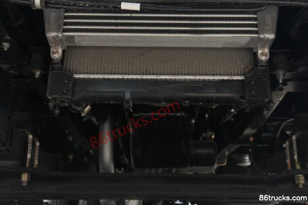 JAC Shuailing H330 109 hp 4X2(6 wheels) 4.13m Single Row Flatbed Light Truck (Wide Body) Chassis (1) | 86Trucks