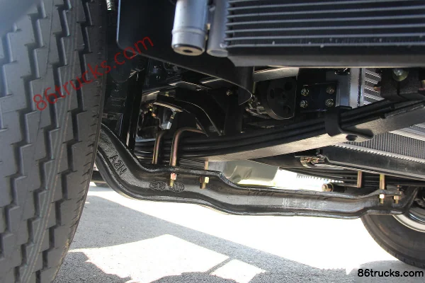 FAW-GM F330 Subo 150hp 4X2(6 wheels) 5.2m single-row flatbed light truck Chassis (2) | 86Trucks
