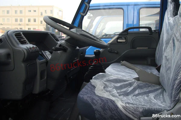 JAC Haoyun33 116hp 4X2(6 wheels) 3.8m Semi-row Flatbed Light Truck Cab (2) | 86Trucks