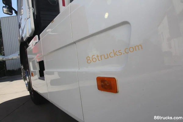 Volvo FH Heavy Truck 480hp 6X2(8 wheels) Tractor Truck (Time Machine Limited Edition) Chassis (1) | 86Trucks