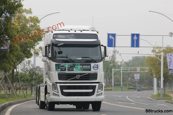 Volvo FH Heavy Truck 480hp 6X2(8 wheels) Tractor Truck (Time Machine Limited Edition) Exterior (2) | 86Trucks