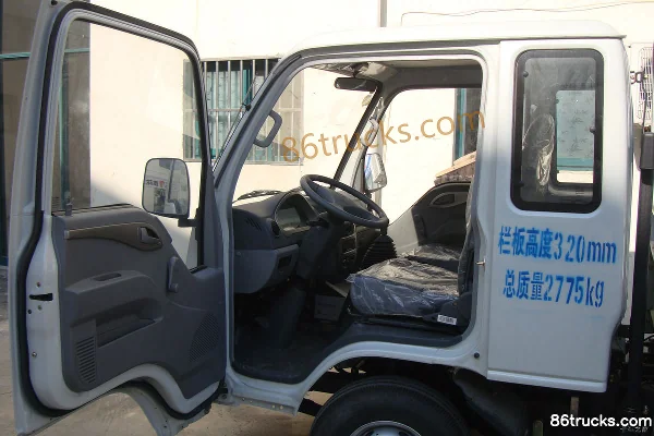 JAC Haowei28 1.8L 68 hp 4X2(6 wheels) diesel 3.2m one-and-a-half-row flatbed mini truck Cab (1) | 86Trucks