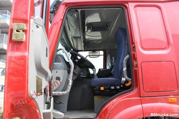 Sinotruk HOWO heavy truck 380 hp 4X2(6 wheels) tractor truck Cab (3) | 86Trucks