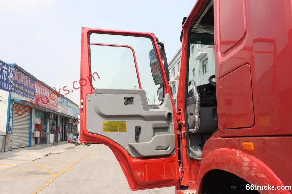 Sinotruk HOWO heavy truck 380 hp 4X2(6 wheels) tractor truck Cab (1) | 86Trucks