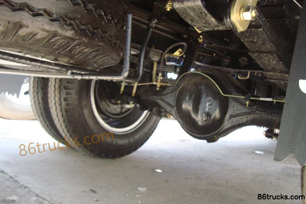 JAC Haoyun 28 95 hp 4X2(6 wheels) 2.8m double-row flatbed light truck Chassis (2) | 86Trucks