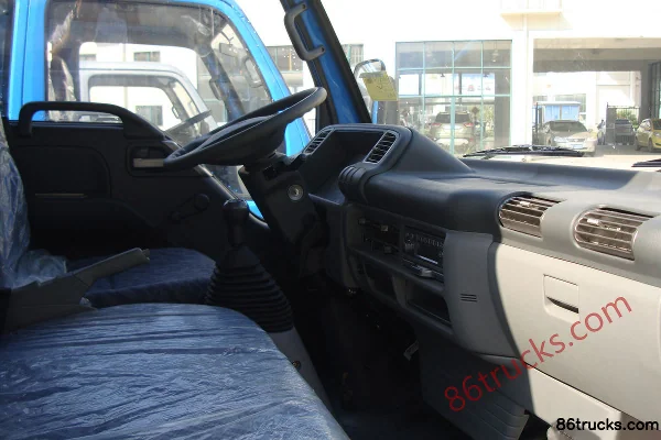 JAC Haoyun 28 95 hp 4X2(6 wheels) 2.8m double-row flatbed light truck Cab (3) | 86Trucks