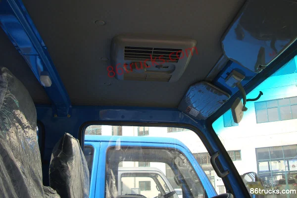 JAC Haoyun 28 95 hp 4X2(6 wheels) 2.8m double-row flatbed light truck Cab (2) | 86Trucks