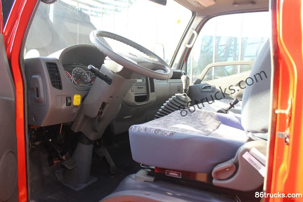 Foton Aumark 3 131hp 4X2(6 wheels) 3.8m semi-row flatbed light truck (Beijing V) Cab (2) | 86Trucks
