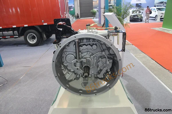 Sinotruk HW19710L 10-speed manual transmission Exterior (2) | 86Trucks
