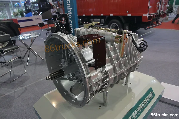 Sinotruk HW19710L 10-speed manual transmission Exterior