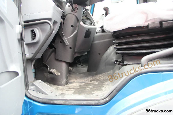 FAW Jiefang Qingdao Long V Medium Truck 164 hp 4X2(6 wheels) 7.7m Van Cargo Truck Chassis Cab (1) | 86Trucks