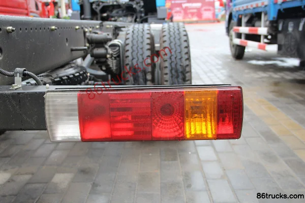 FAW Jiefang Qingdao Long V Medium Truck 164 hp 4X2(6 wheels) 7.7m Van Cargo Truck Chassis (2) | 86Trucks