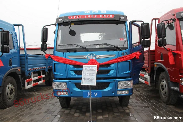 FAW Jiefang Qingdao Long V Medium Truck 164 hp 4X2(6 wheels) 7.7m Van Cargo Truck Chassis Exterior (2) | 86Trucks