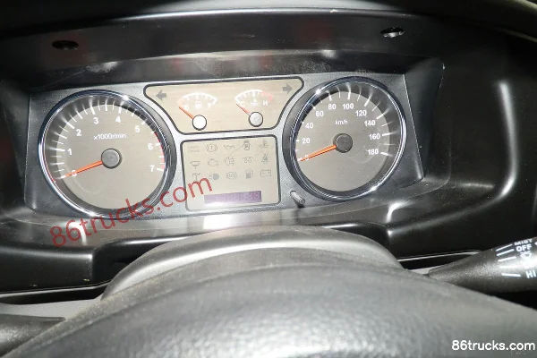 Isuzu T series 2.6L gasoline 4WD double-row pickup truck Cab (1) | 86Trucks