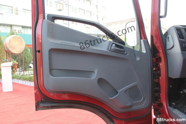Yuejin Chaoyue C100-33 125 ch 4X2(6 roues) empattement 3308 camion léger à cabine simple (1) | 86Trucks