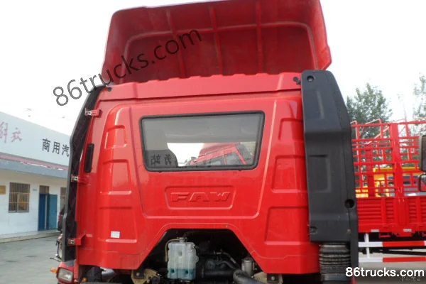 FAW Jiefang J6L medium truck Linghang Edition 180 hp 4X2(6 wheels) 6.8m half-row stake truck Chassis (3) | 86Trucks
