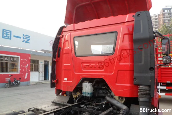 FAW Jiefang J6L medium truck Linghang Edition 180 hp 4X2(6 wheels) 6.8m half-row stake truck Chassis (1) | 86Trucks