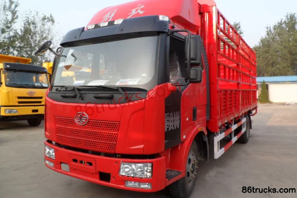 FAW Jiefang J6L medium truck Linghang Edition 180 hp 4X2(6 wheels) 6.8m half-row stake truck Exterior (2) | 86Trucks