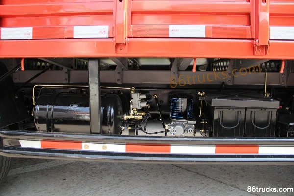 Foton Forland Kangrui H3 129 hp 4X2(6 wheels) 4.18 m single-row flatbed light truck Chassis (3) | 86Trucks