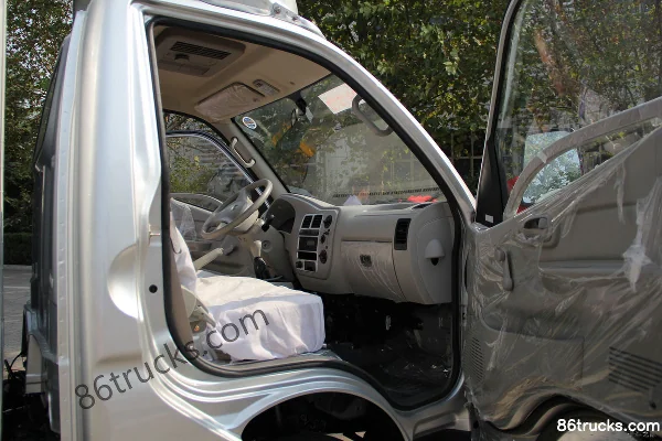 Foton Forland Kangrui KQ1 129 hp 4X2(6 wheels) 3.6m Single-row Van Light Truck (formerly Baorui 1) Cab (2) | 86Trucks