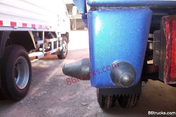 Tangjun Ouling Camion léger roi 124 ch 4X2(6 roues) plateau ridelles 4,23 m simple cabine Châssis (1) | 86Trucks