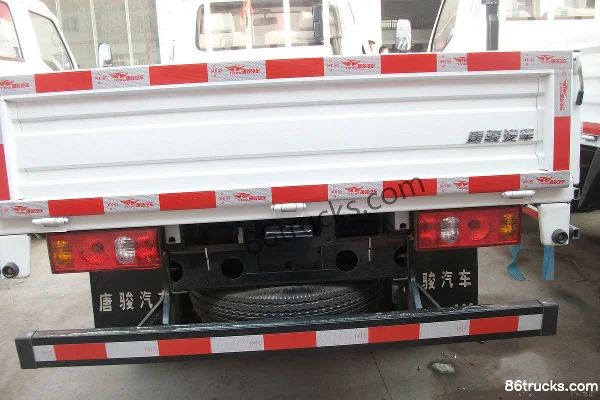 Tangjun Ouling Fuxing Deluxe Edition II 81hp 4X2(6 wheels) 3.5m Single Row Flatbed Light Truck Chassis (3) | 86Trucks