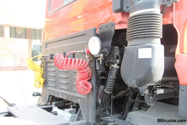 Dongfeng Commercial Vehicle Tianlong 340 ch 6X2(8 roues) tracteur routier Châssis (2) | 86Trucks