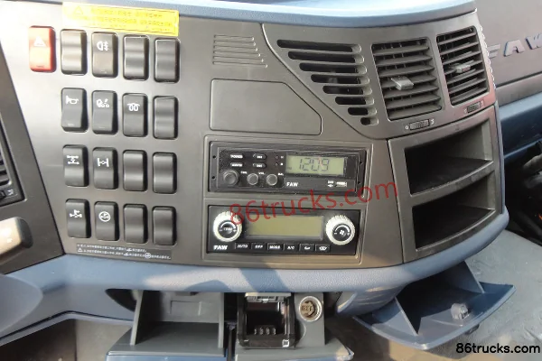 FAW Jiefang J6P camion lourd 330 ch 6X4(10 roues) 5,6 m camion benne Cabine (3) | 86Trucks