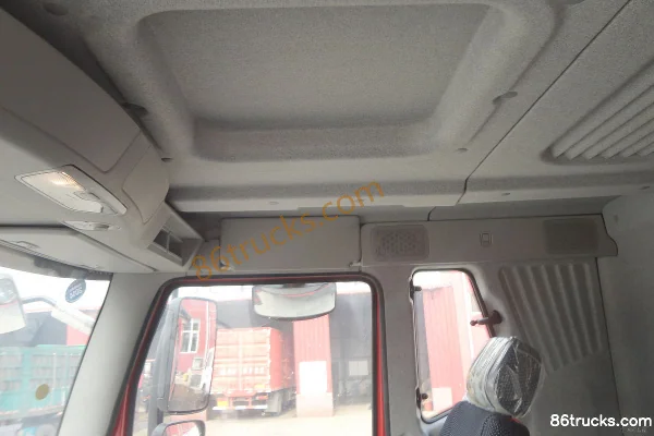 FAW Jiefang J6P camion lourd 330 ch 6X4(10 roues) 5,6 m camion benne Cabine (1) | 86Trucks