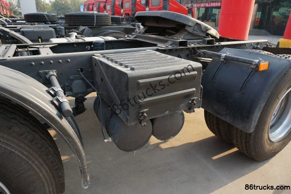 FAW Liute Xin'anjie (L5R) Heavy Truck 390 hp 6X2(8 wheels) Dangerous Goods Cabover Tractor Truck Chassis (3) | 86Trucks