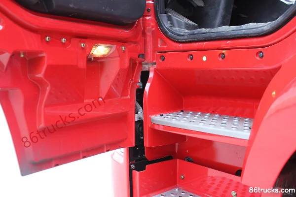 FAW Jiefang J6P Heavy Truck 2013 Model Heavy-duty Version 420 hp 6X4(10 wheels) Tractor Truck Cab (3) | 86Trucks