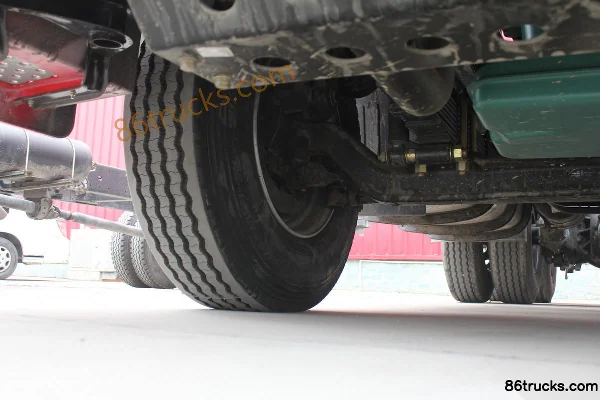 FAW Jiefang J6P Heavy Truck 2013 Model Heavy-duty Version 420 hp 6X4(10 wheels) Tractor Truck Chassis (2) | 86Trucks