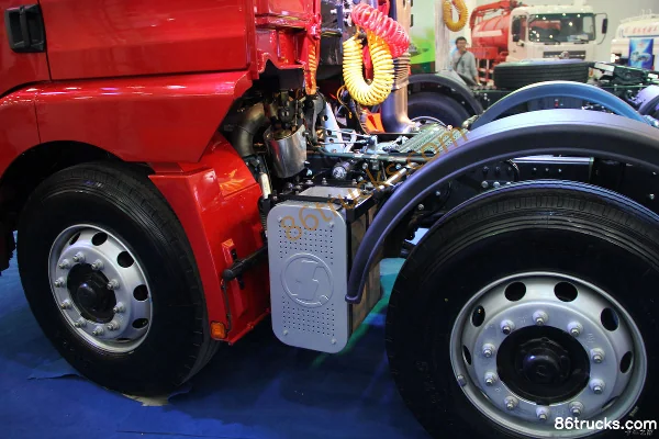 SHACMAN Delong M3000 heavy truck 340hp 6X2(8 wheels) tractor truck Chassis (2) | 86Trucks
