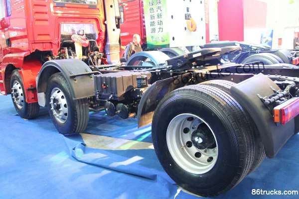 SHACMAN Delong M3000 heavy truck 340hp 6X2(8 wheels) tractor truck Chassis (1) | 86Trucks