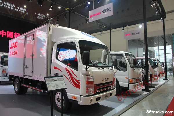 JAC Shuailing K340 115 ch 4X2(6 roues) camion léger fourgon 4,3 m monoplace (carrosserie étroite) Extérieur (3) | 86Trucks