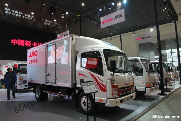 JAC Shuailing K340 115 ch 4X2(6 roues) camion léger fourgon 4,3 m monoplace (carrosserie étroite) Extérieur (2) | 86Trucks