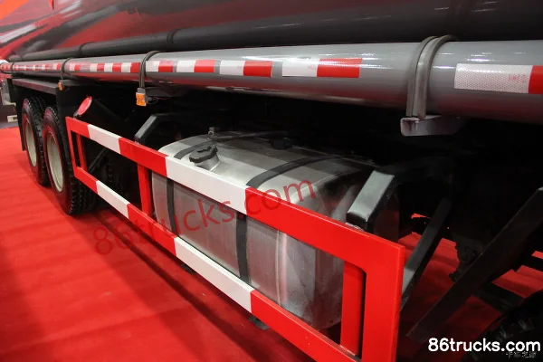 FAW Jiefang J6M 324 hp 8X4(12 wheels) Flammable Liquid Tanker Truck (Chengliwei Brand) Chassis (2) | 86Trucks