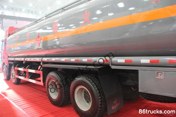 FAW Jiefang J6M 324 hp 8X4(12 wheels) Flammable Liquid Tanker Truck (Chengliwei Brand) Body (2) | 86Trucks