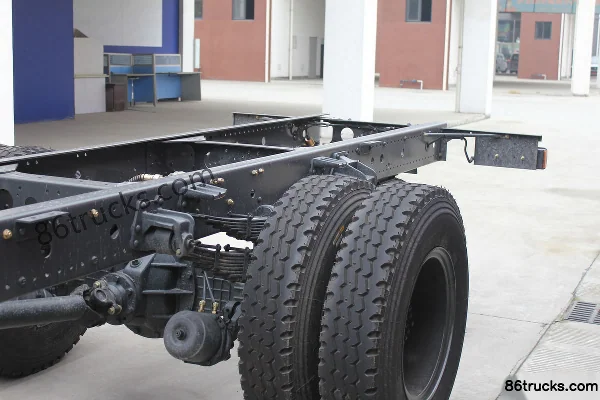 Dongfeng Commercial Vehicle Tianjin Medium Truck 160 hp 4X2(6 wheels) Flatbed Cargo Truck Chassis Cab (3) | 86Trucks