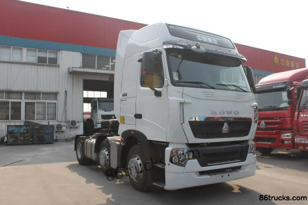Sinotruk HOWO T7H Heavy Truck 320 hp 6X2(8 wheels) Tractor Truck Exterior (2) | 86Trucks