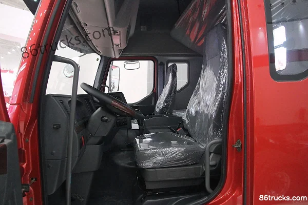 Dongfeng Liuqi Chenglong M5 Heavy Truck 350 hp 6X2(8 wheels) Tractor Truck Cab (3) | 86Trucks