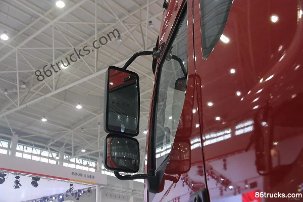 Dongfeng Liuqi Chenglong M5 Heavy Truck 350 hp 6X2(8 wheels) Tractor Truck Cab (1) | 86Trucks