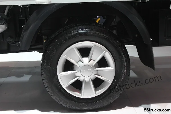 JAC Haoyun II 2,8 L 92 ch 4X2(6 roues) mini camion à ridelles 3,1 m Châssis (3) | 86Trucks