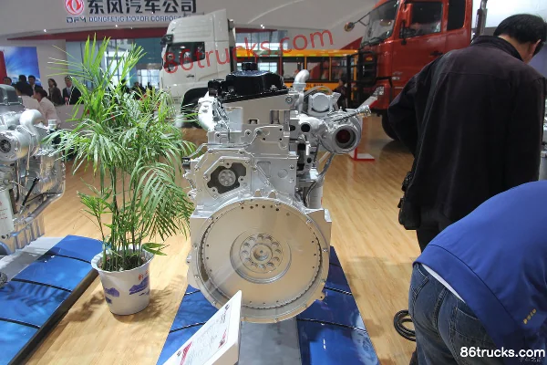 Dongfeng ISZ525 40 525 ch 13L China IV moteur diesel Extérieur (2) | 86Trucks