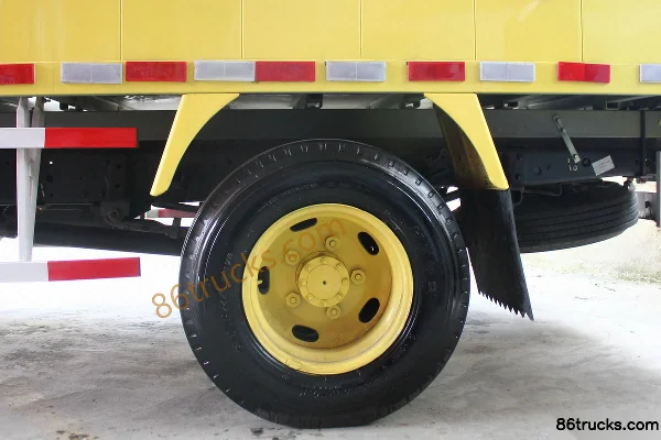 JMC Kairui 109 ch 4X2(6 roues) fourgon léger 4,1 m cabine simple Châssis (3) | 86Trucks